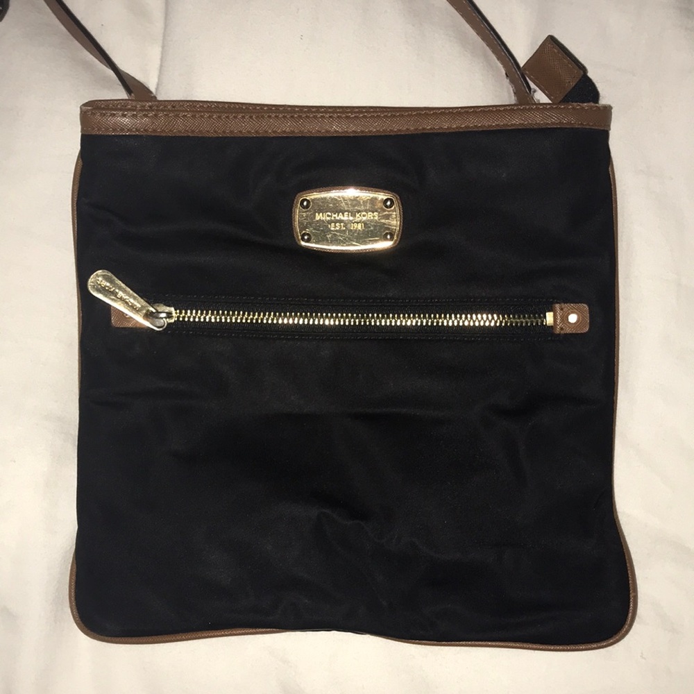 Micheal Kors cross body black